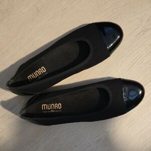 Munro Women's Black Ballet Flats